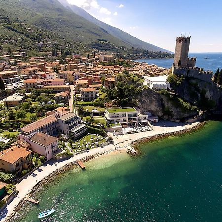 Hotel Castello Lake Front Μαλτσεζίνε Εξωτερικό φωτογραφία