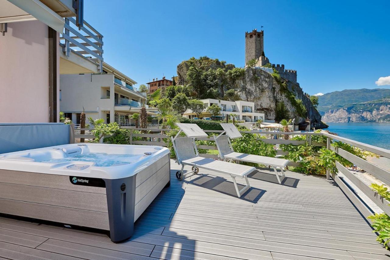 Hotel Castello Lake Front Μαλτσεζίνε Εξωτερικό φωτογραφία