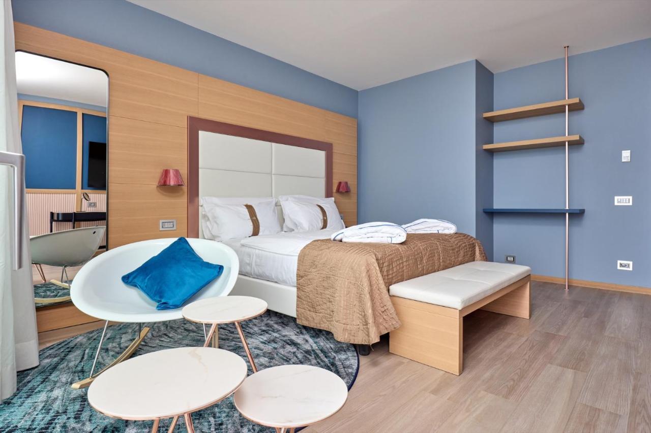 Hotel Castello Lake Front Μαλτσεζίνε Εξωτερικό φωτογραφία