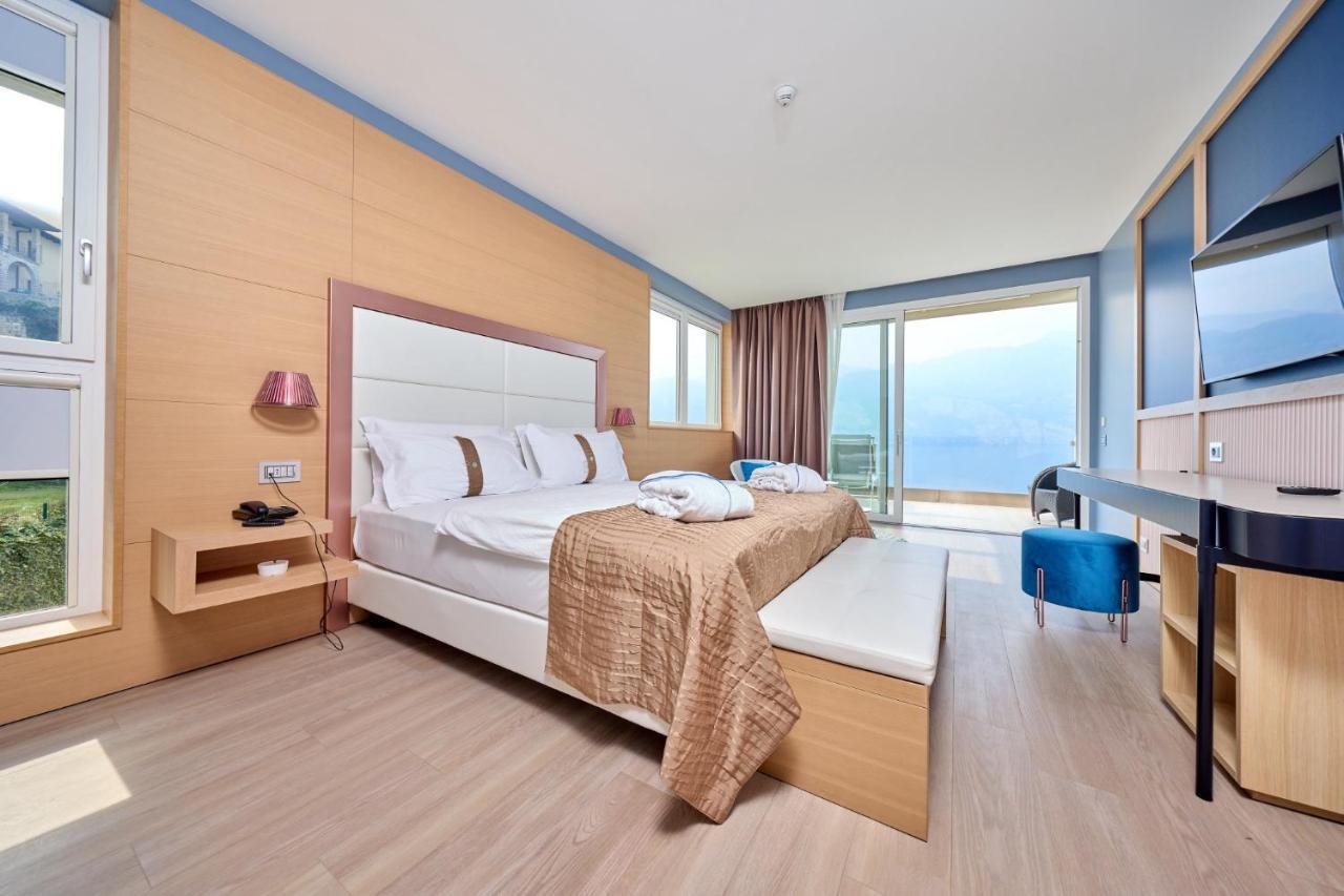 Hotel Castello Lake Front Μαλτσεζίνε Εξωτερικό φωτογραφία