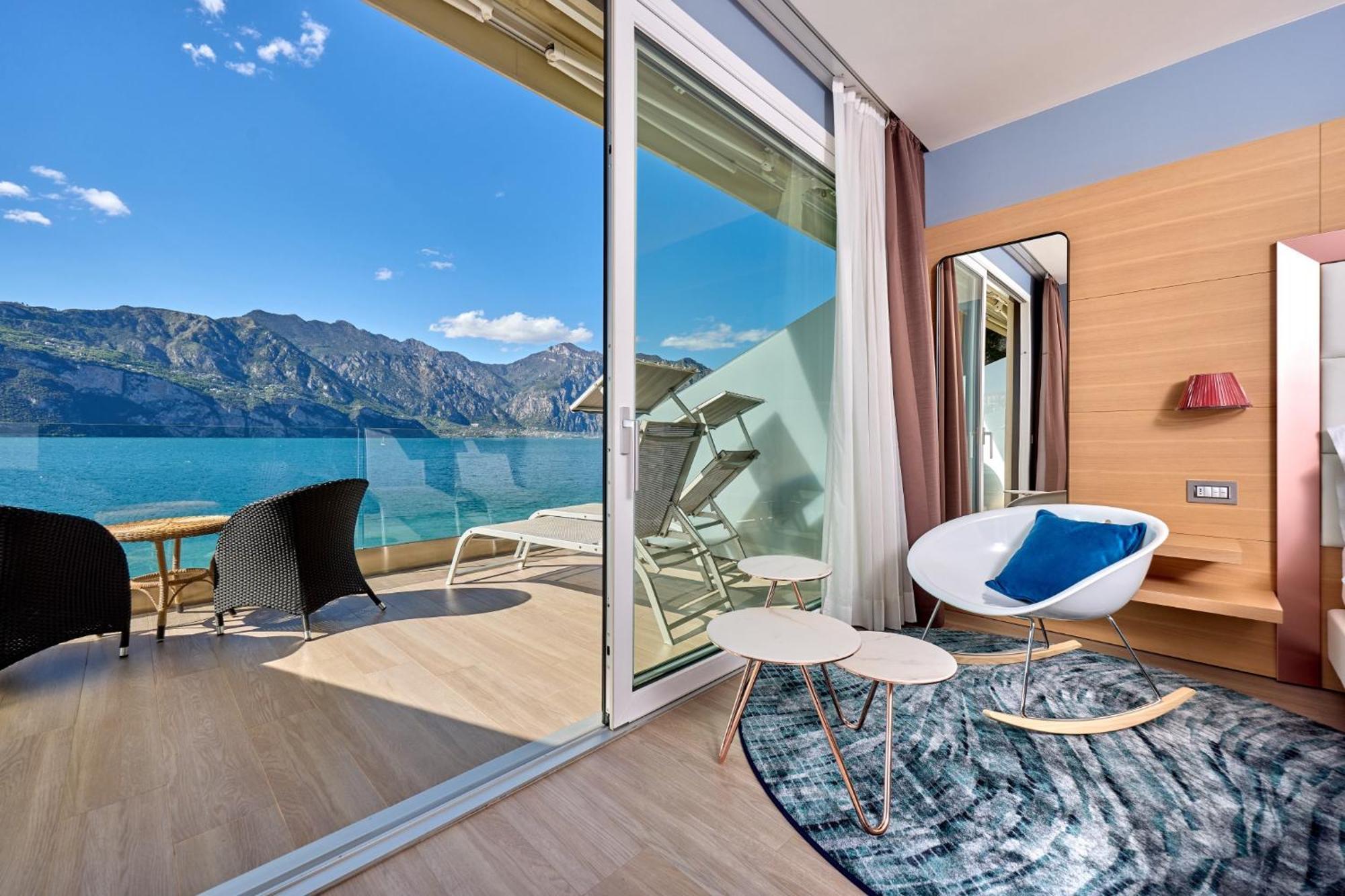 Hotel Castello Lake Front Μαλτσεζίνε Εξωτερικό φωτογραφία