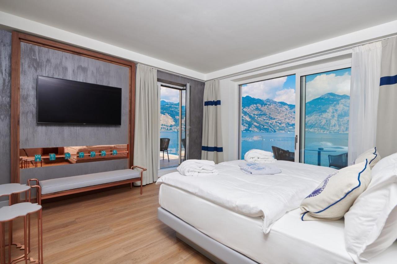 Hotel Castello Lake Front Μαλτσεζίνε Εξωτερικό φωτογραφία