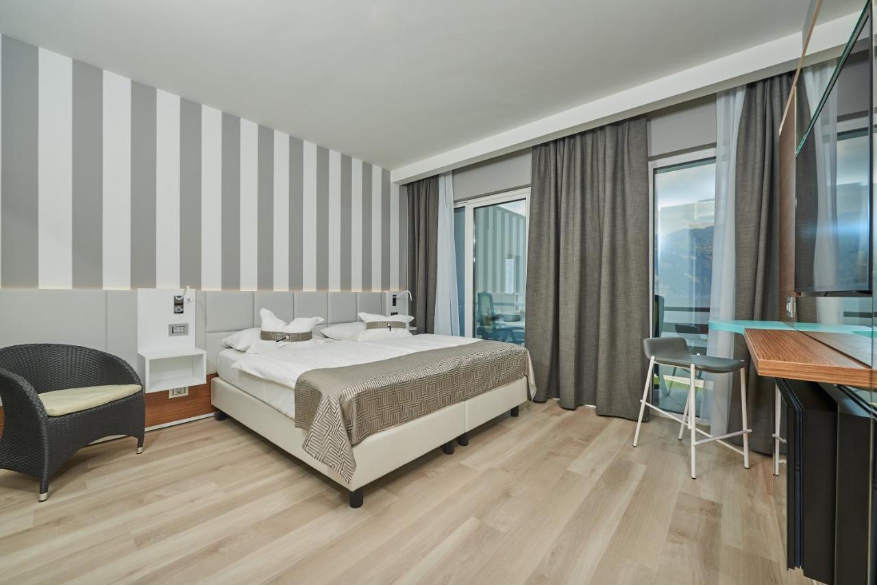 Hotel Castello Lake Front Μαλτσεζίνε Εξωτερικό φωτογραφία
